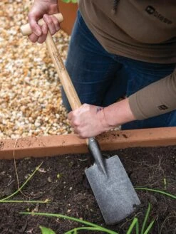 Gardener’s Lifetime Perennial Spade With Short T-Handle -Garden Care Tools Sales 8600310 3318 tif